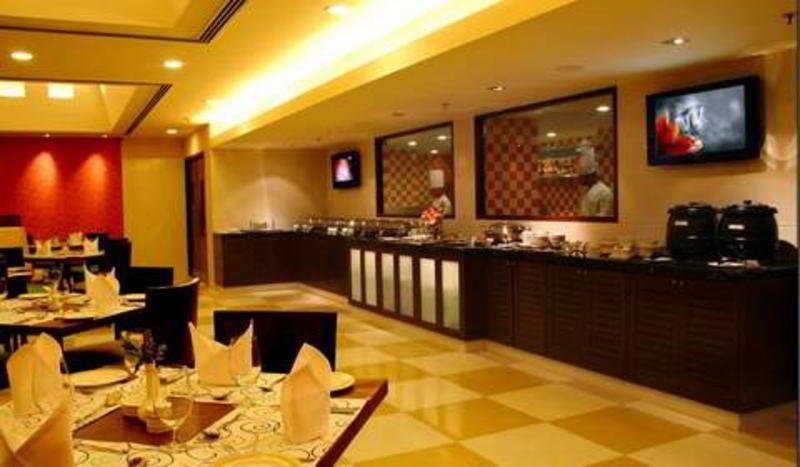 Aditya Hometel Haydarabad Restoran fotoğraf
